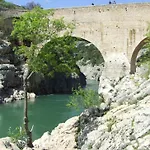 Le Sarac Hotell Clermont-lʼHérault