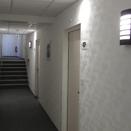 Hotel Le Sarac Clermont-lʼHérault