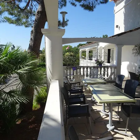 Le Sarac Hotel 2*