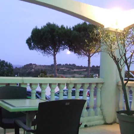 Le Sarac Hotel
